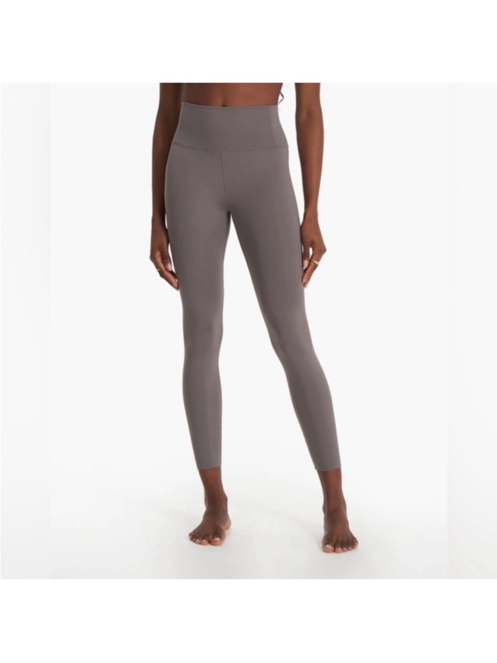 Vuori Evolve Legging in Smoke - Picture 2 of 9